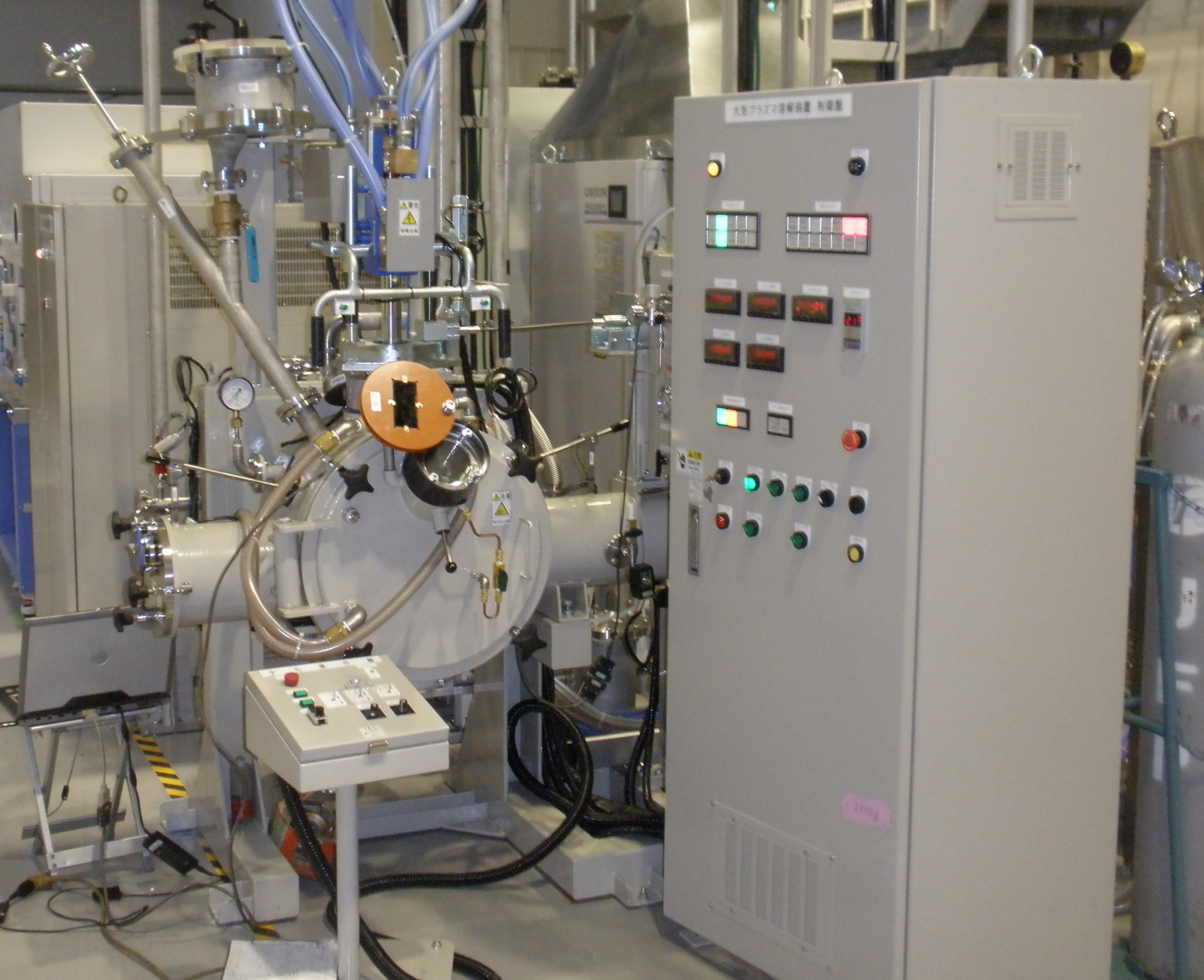 プラズマアーク溶解炉　NAF-361-10D形